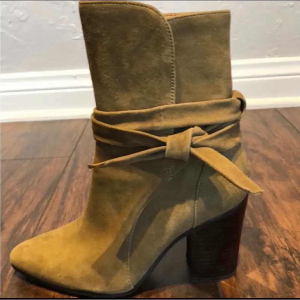 Brand New, ankle Banana Republic boots.